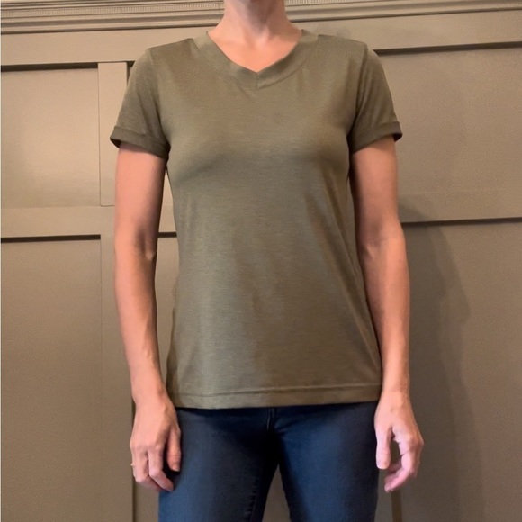 The North Face Flash Dry V-Neck Hiking Outdoor Activewear Top Shirt Green Small - Picture 1 of 5